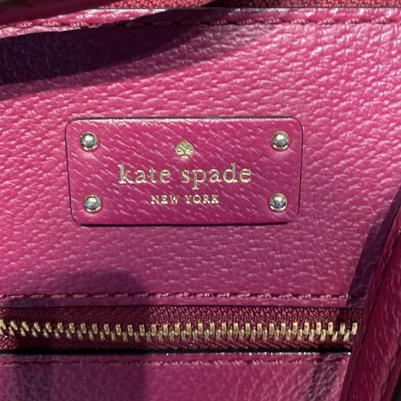 Kate Spade NY Grove Street Millie Fuchsia Pebbled Leather Crossbody Bag Like New - Picture 3 of 8